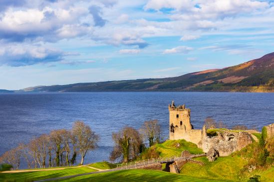 Loch Ness mit dem Hausboot sehen